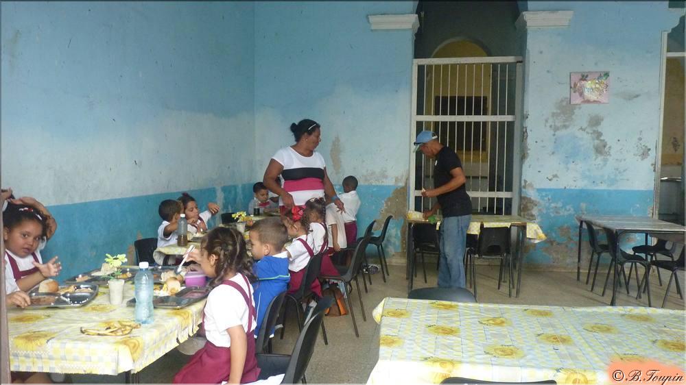 santi spiritus La cantine scolaire