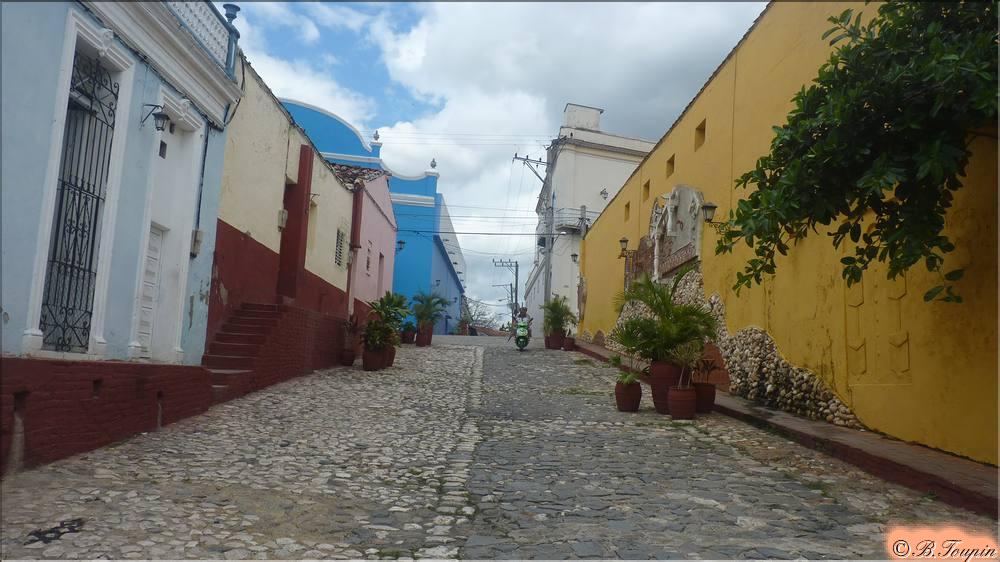 santi spiritus Le quartier du Barrio San Juan, rue principale