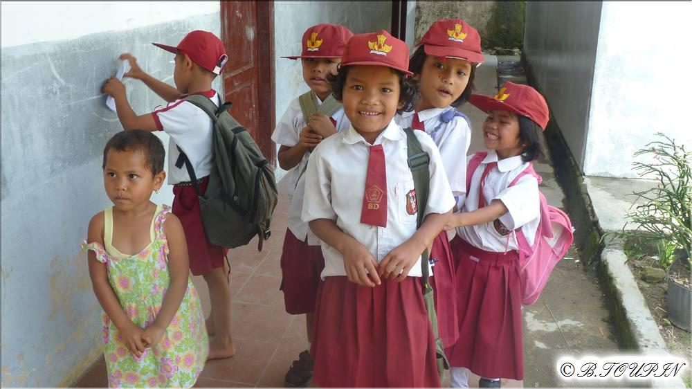 indonesie sumatra : Le pays BATAK enfants