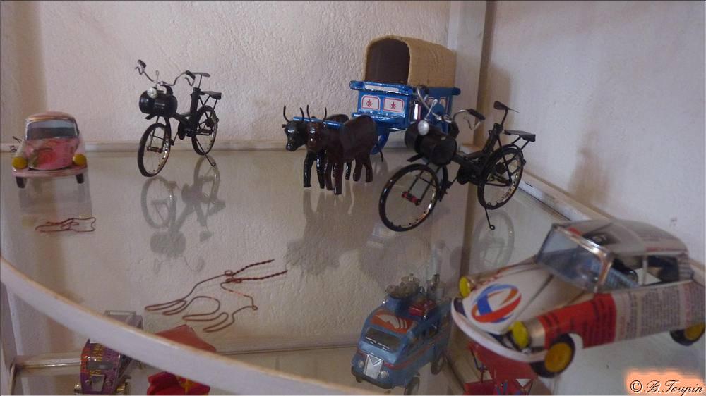 Artisanat. Petits objets infuencs de culture franaise