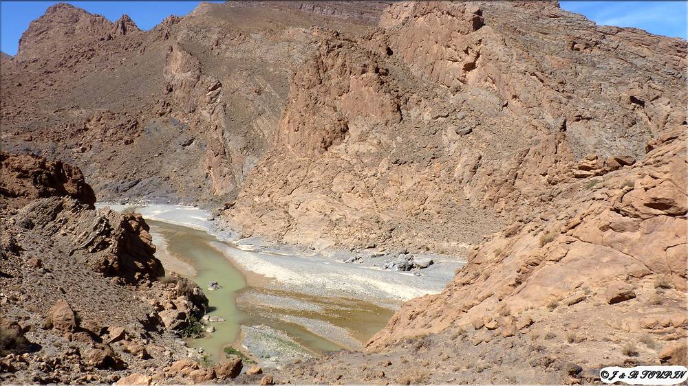 Sur la route dans le moyen Atlas