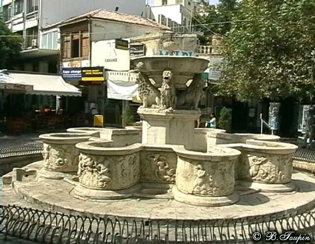 Fontaine MORISNI ou fontaine aux lions, ddie  Possidon 1628