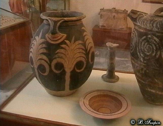  le muse vases orns 