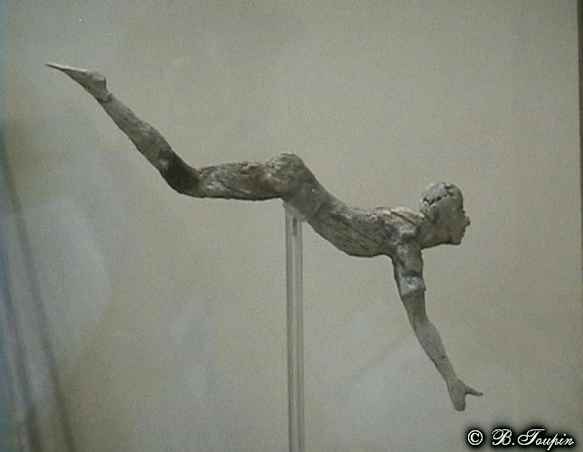 figurine d'un danseur 
