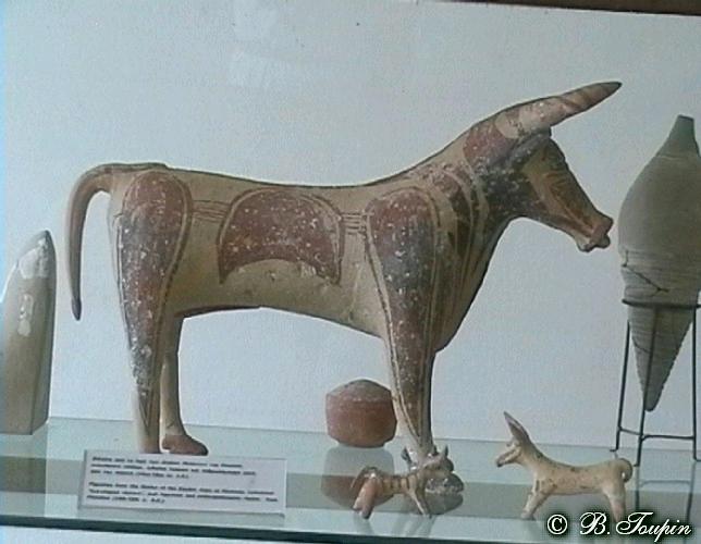  le muse vache pour servir le lait