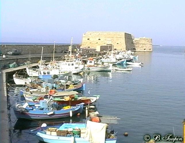 HERAKLION le port et le fort