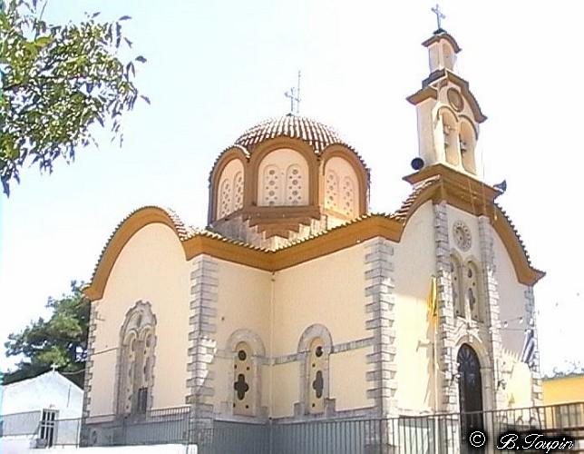 Chapelle orthodoxe dans un village 