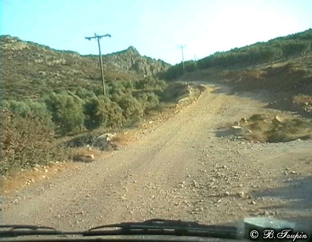 Souvent la route peut se transformer en piste
